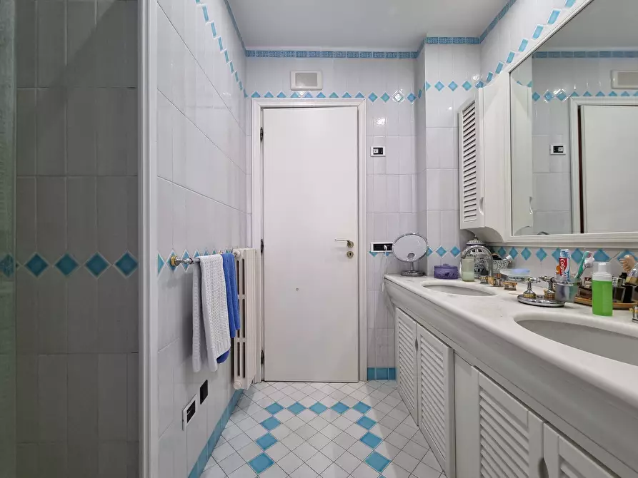 Immagine 13 di Casa bifamiliare in vendita  in Via Ugo Ortona 67 a Catanzaro