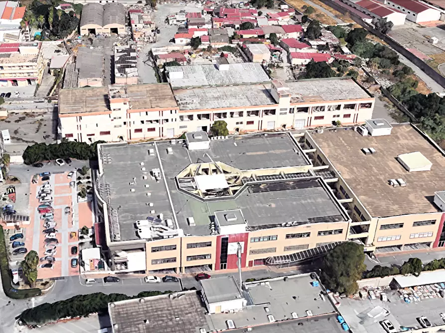 Immagine 4 di Palazzo in vendita  in Viale Lucrezia della Valle 56 a Catanzaro