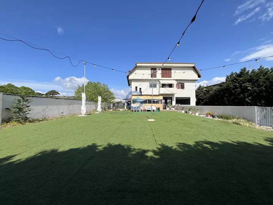 Immagine 10 di Locale commerciale in affitto  a Borgia