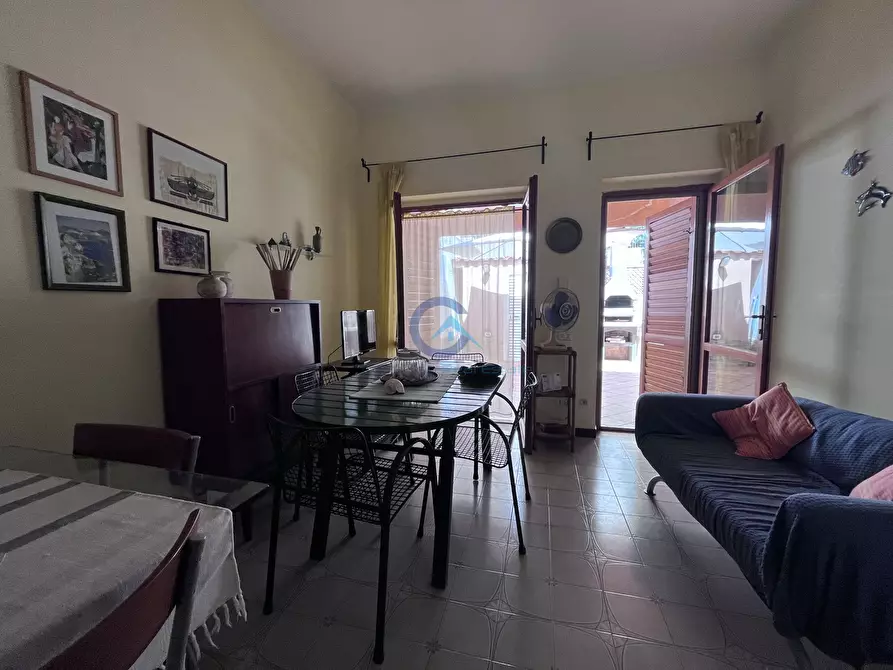 Immagine 11 di Trilocale in affitto  a Stalettì