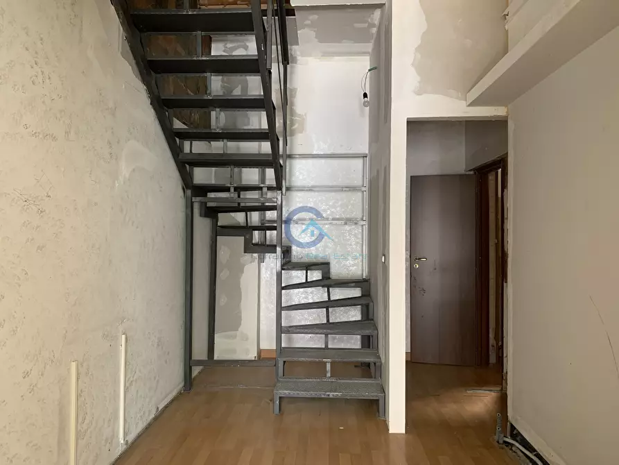 Immagine 3 di Locale commerciale in affitto  a Catanzaro