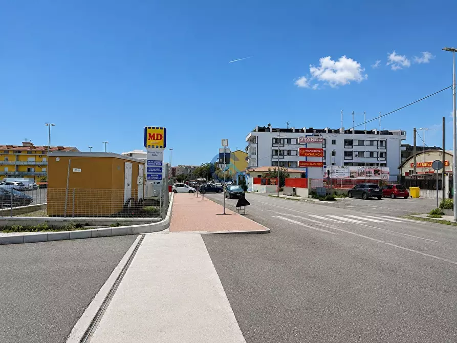 Immagine 26 di Ufficio in vendita  in Viale Magna Grecia 247 a Catanzaro