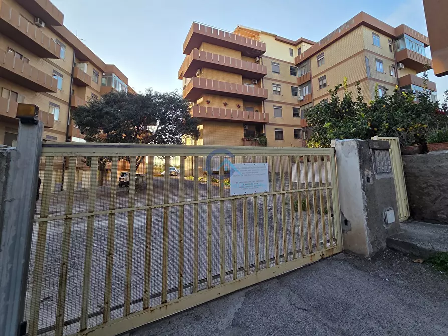 Immagine 1 di Trilocale in vendita  in Viale Crotone 6 a Catanzaro