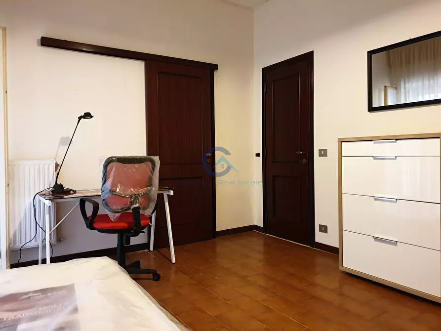 Immagine 12 di Pentalocale in affitto  a Catanzaro