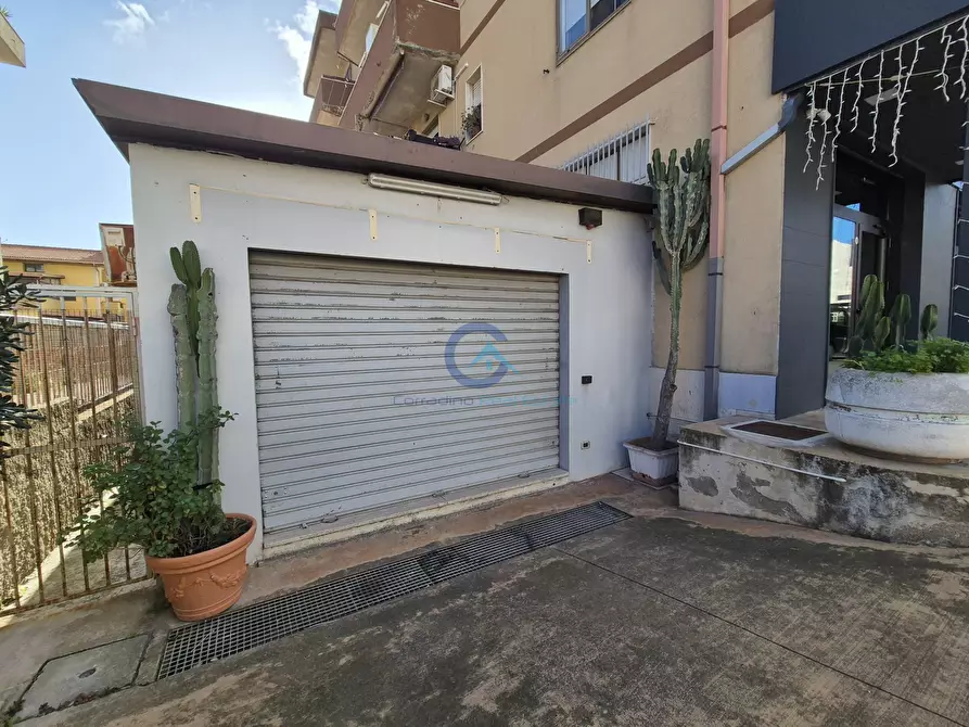 Immagine 6 di Locale commerciale in affitto  a Catanzaro