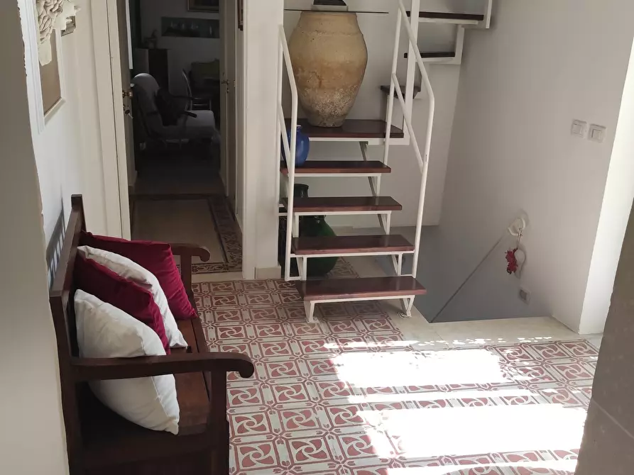 Immagine 11 di Pentalocale in vendita  in Via Vincenzo Mirabella a Siracusa