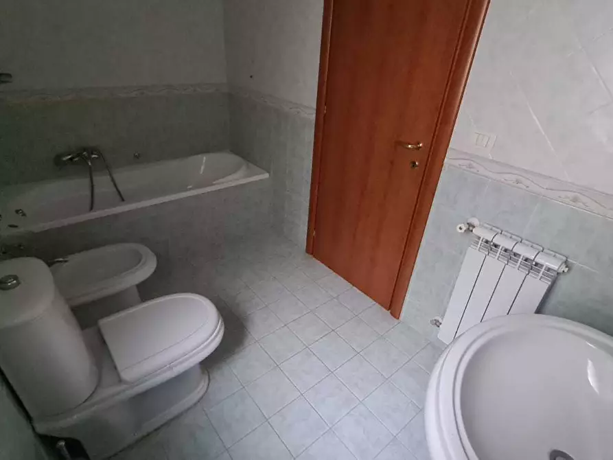 Immagine 3 di Pentalocale in vendita  a Floridia