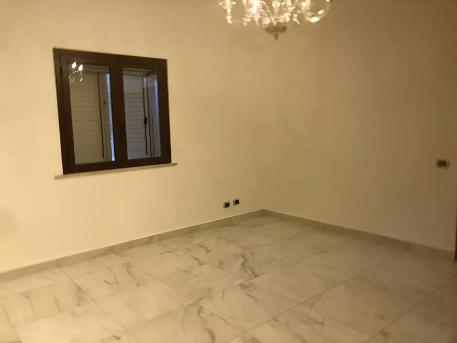 Immagine 10 di Trilocale in affitto  in Via Pitia a Siracusa