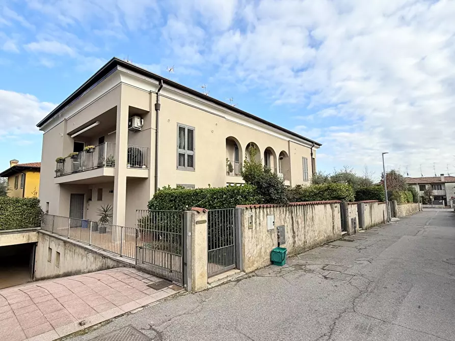 Immagine 15 di Trilocale in vendita  in Via Dosselli a Rovato