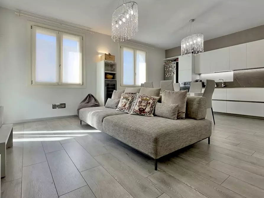 Immagine 1 di Trilocale in vendita  in Via Broli 45 a Rezzato