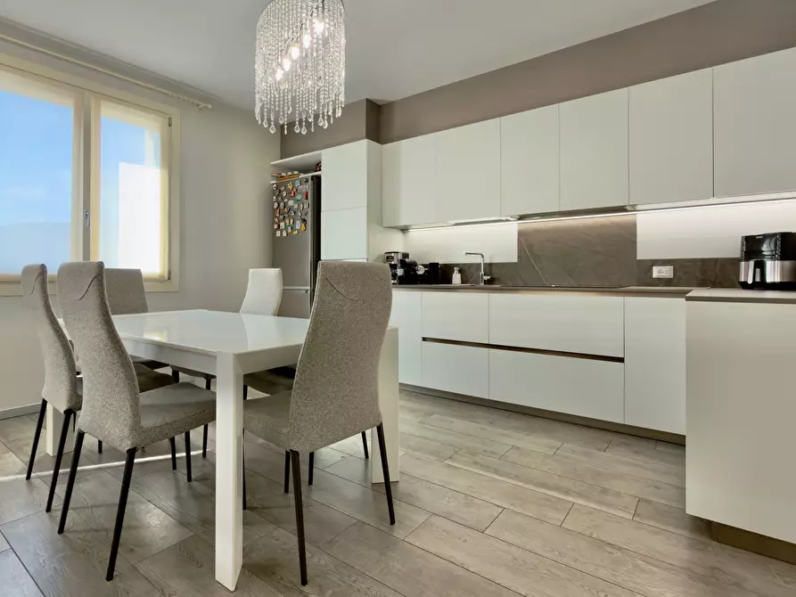 Immagine 5 di Trilocale in vendita  in Via Broli 45 a Rezzato