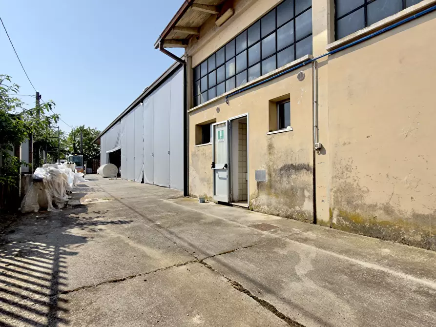 Immagine 13 di Attività artigianale in vendita  in SP23 80A a Montirone
