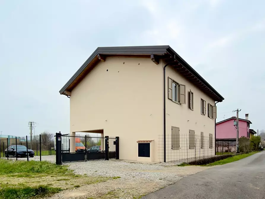 Immagine 18 di Trilocale in vendita  in Via Olmi a Chiari