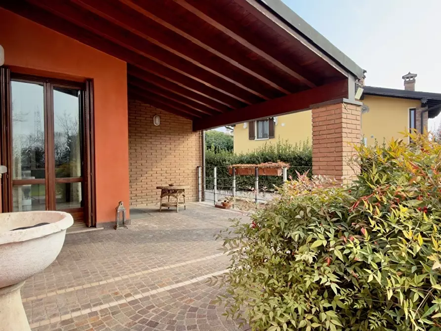 Immagine 9 di Casa indipendente in vendita  in Via Volta Traversa . II 1 a San Zeno Naviglio