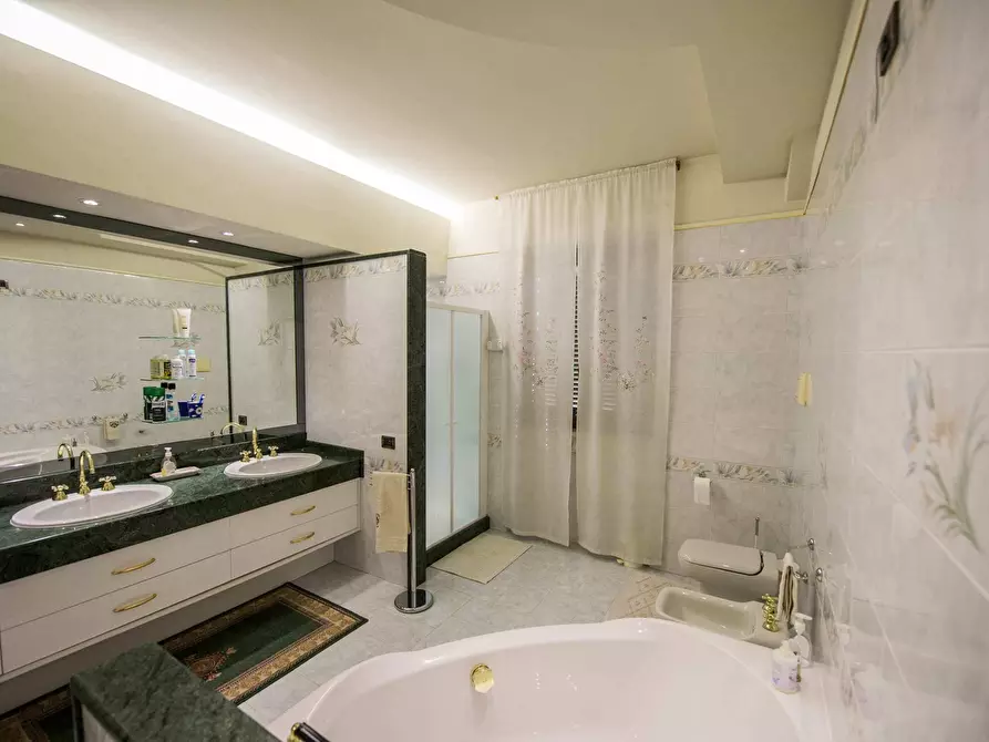 Immagine 28 di Casa indipendente in vendita  a Leno