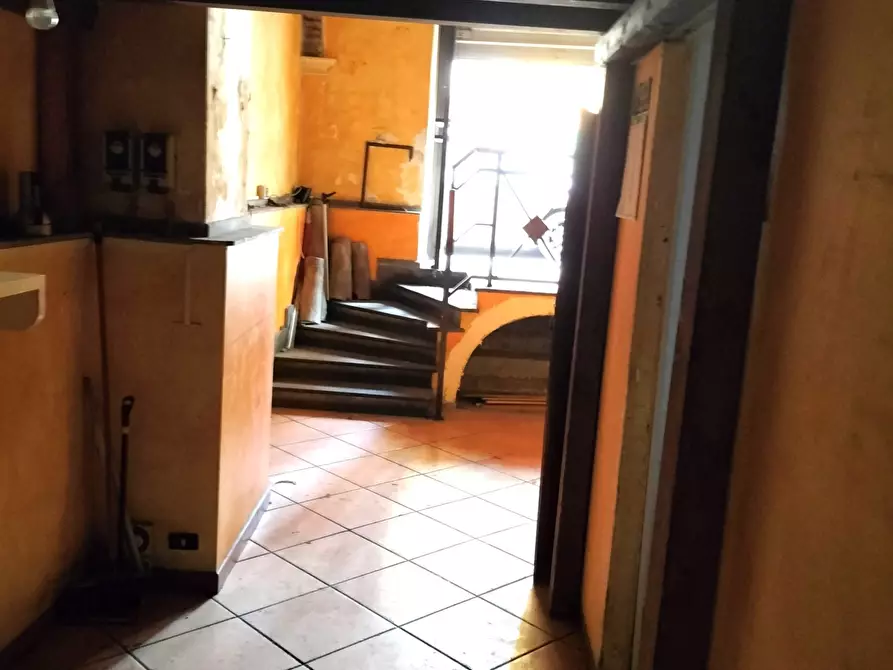 Immagine 6 di Locale commerciale in affitto  in via dei volsci a Roma