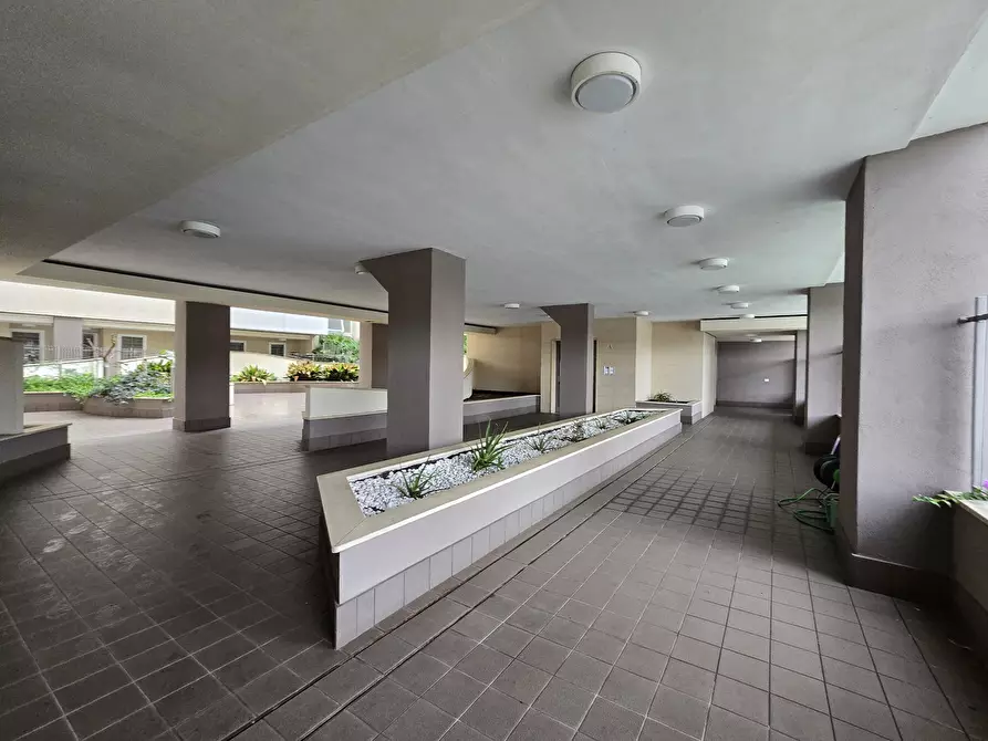 Immagine 3 di Bilocale in vendita  in Via Guglielmo Petroni 38 a Roma