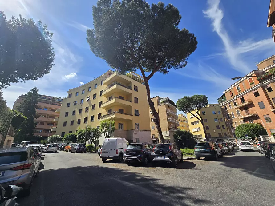 Immagine 35 di Pentalocale in affitto  in Via Francesco Denza 3 a Roma
