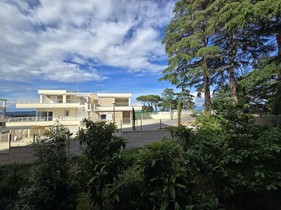 Immagine 19 di Trilocale in affitto  in Via Cassia 964 a Roma