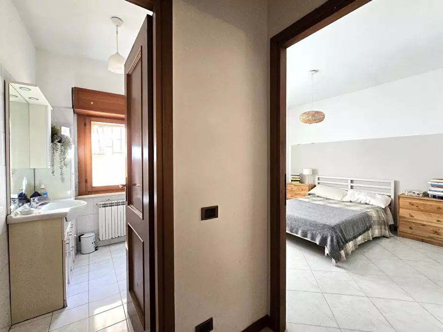 Immagine 10 di Stanza singola in affitto  in Via della Giustiniana 220 a Roma