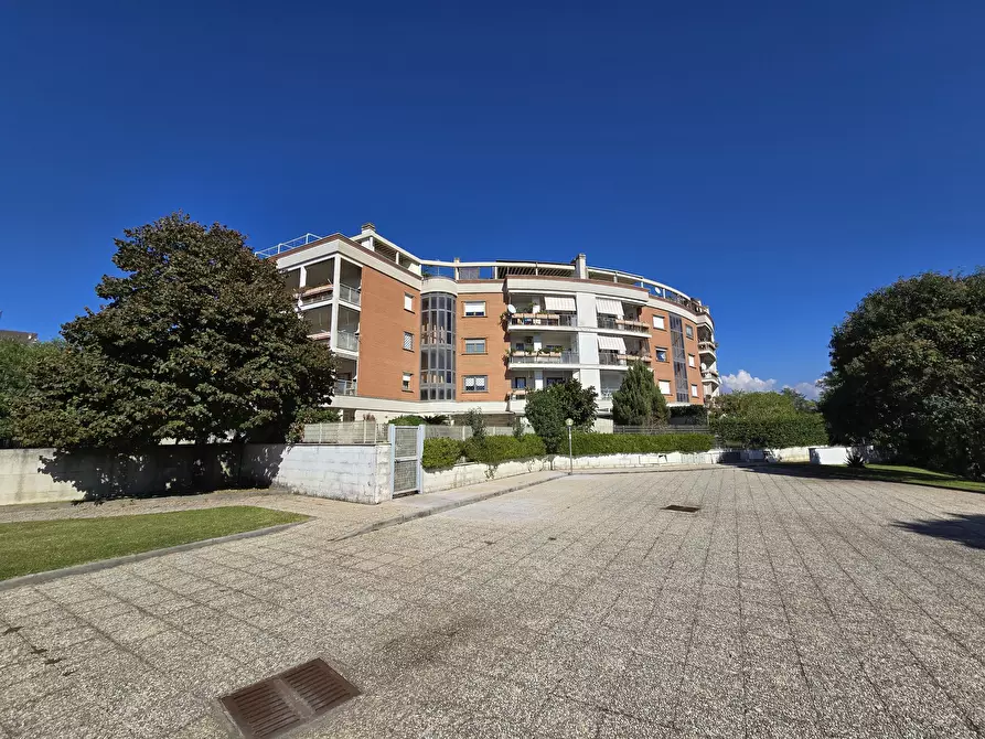 Immagine 1 di Trilocale in vendita  in VIA ROSARIO LIVATINO 3 a Nettuno