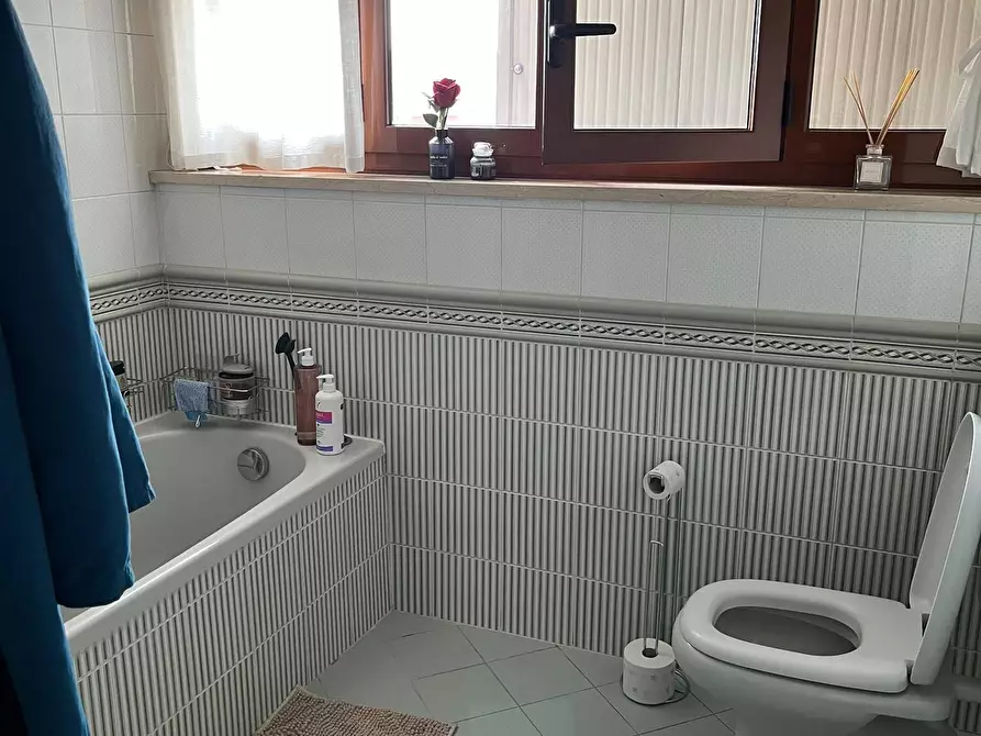 Immagine 11 di Appartamento in affitto  a Rivoli