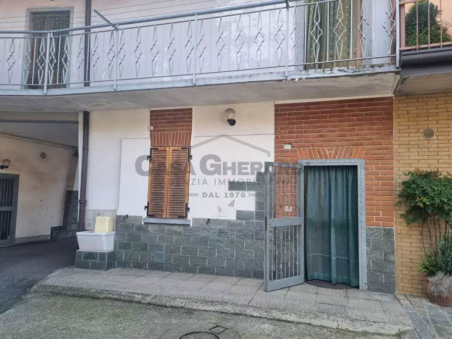 Immagine 1 di Porzione di casa in vendita  in Via Gaetano Donizetti 19 a Bonate Sotto