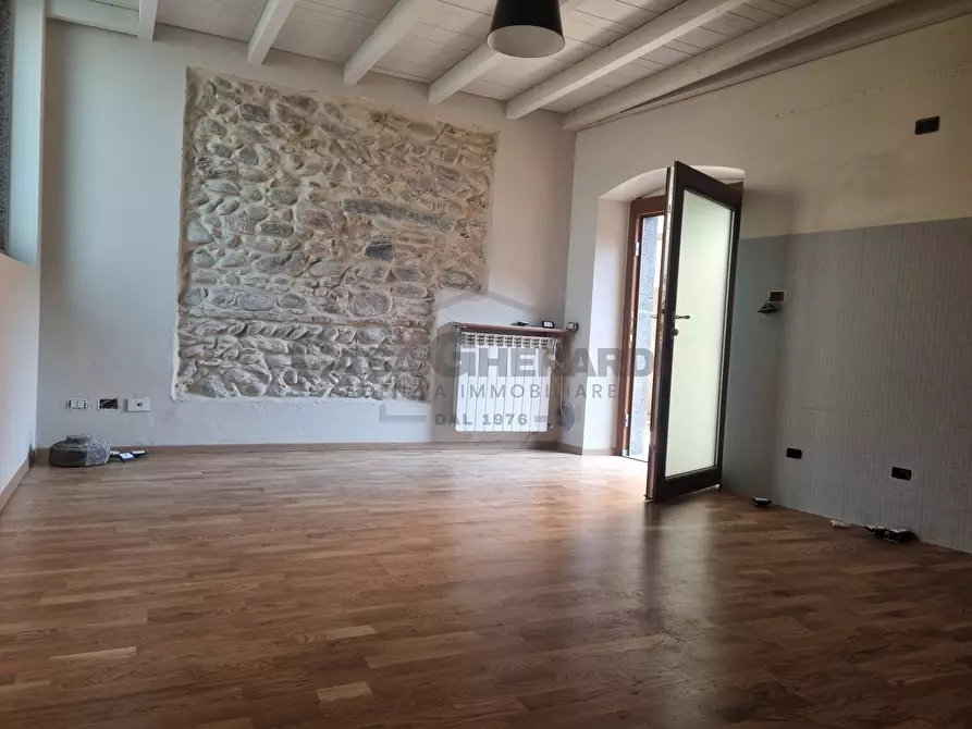 Immagine 12 di Bilocale in vendita  a Paladina