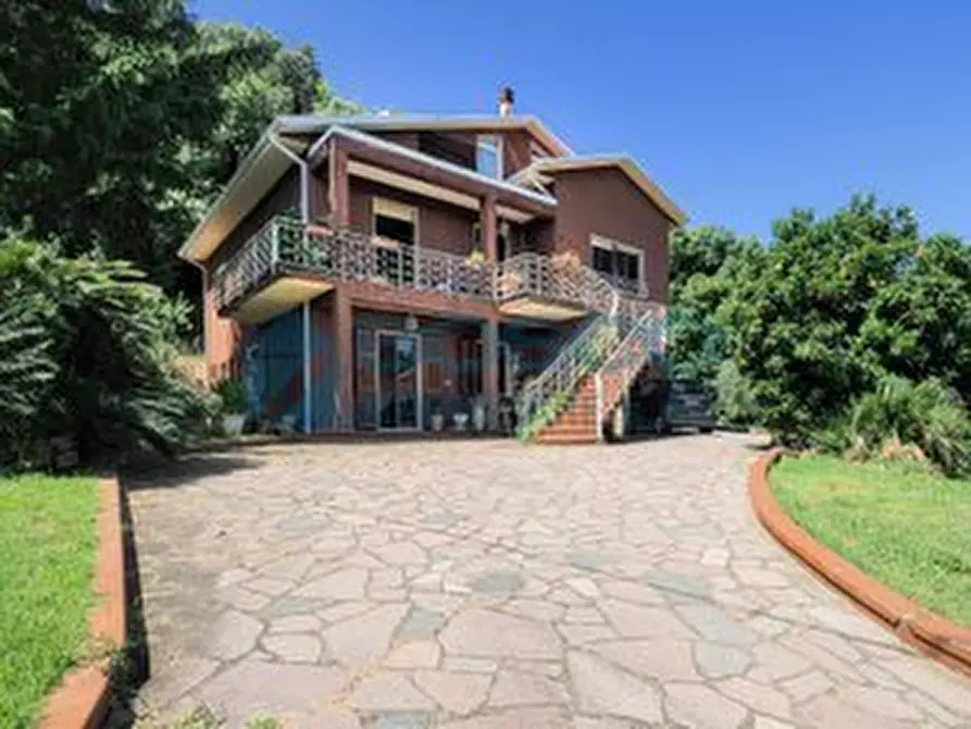 Immagine 1 di Casa trifamiliare in vendita  in Via Pietralba a Arcola