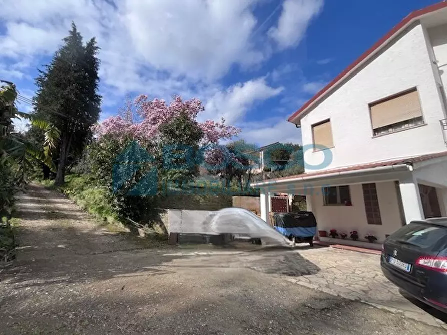 Immagine 3 di Casa indipendente in vendita  in Via II Giugno 46 a Follo