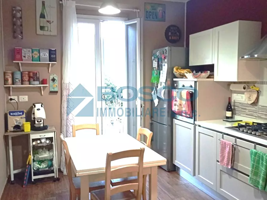 Immagine 11 di Pentalocale in vendita  in Via Amalfi a La Spezia