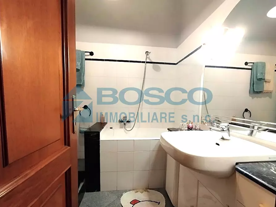 Immagine 10 di Quadrilocale in vendita  in Via Genova 213 a La Spezia