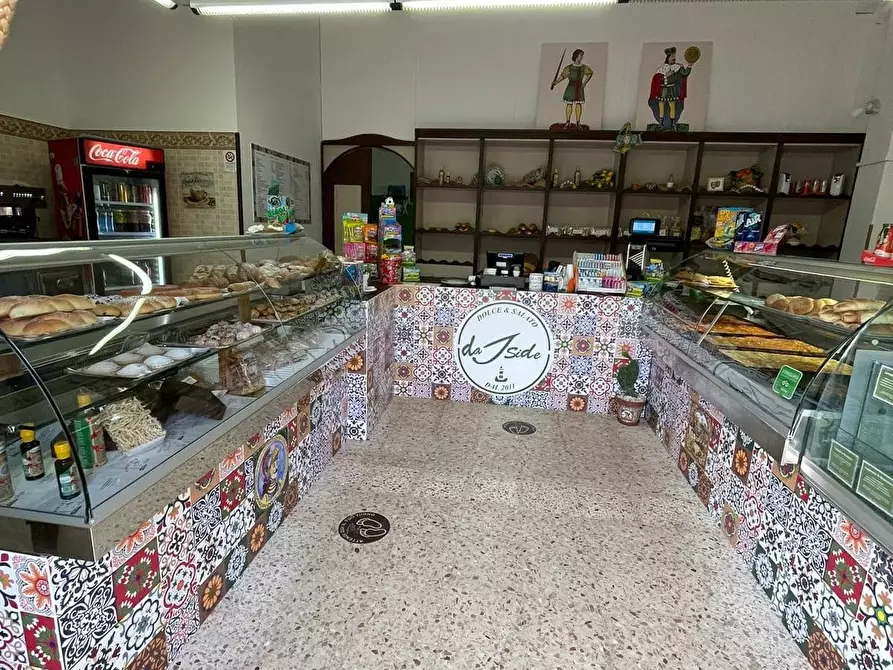 Immagine 1 di Attività commerciale in vendita  in Via Cavour 52 a San Vito Lo Capo