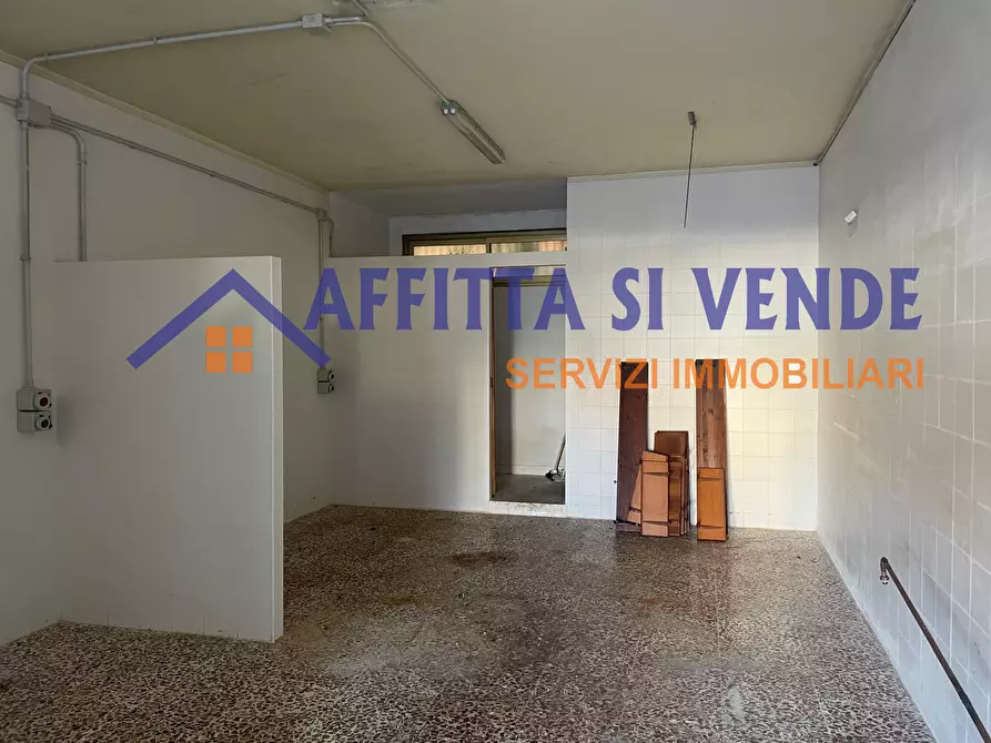 Immagine 10 di Attività artigianale in affitto  in Via Polonia 3 a Siracusa