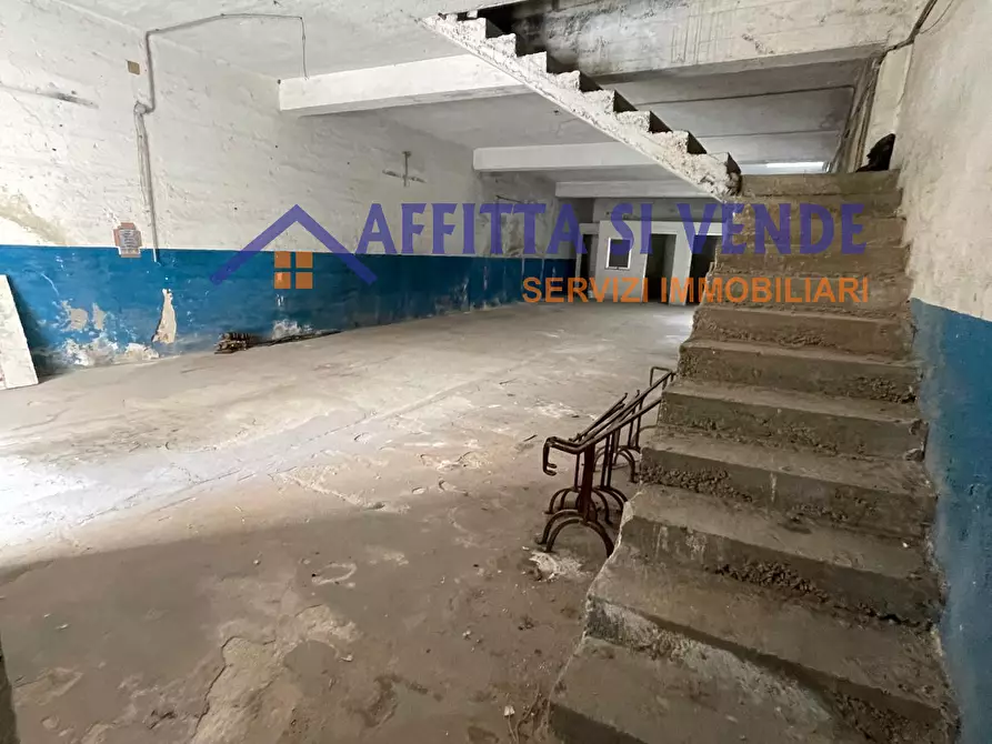 Immagine 10 di Magazzino in vendita  a Floridia