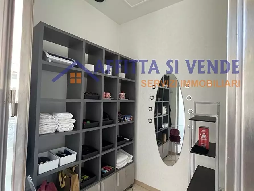 Immagine 10 di Locale commerciale in vendita  in Viale Tica 97 a Siracusa