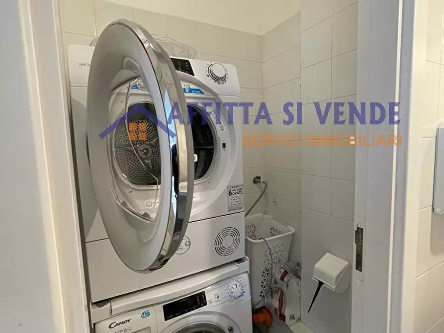 Immagine 14 di Locale commerciale in vendita  in Viale Tica 97 a Siracusa