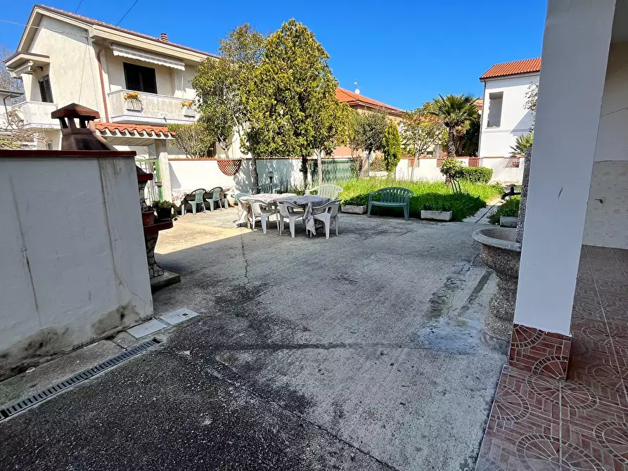 Immagine 30 di Casa trifamiliare in vendita  a Pescara