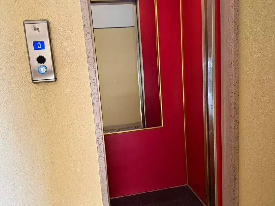 Immagine 11 di Trilocale in vendita  a Pescara