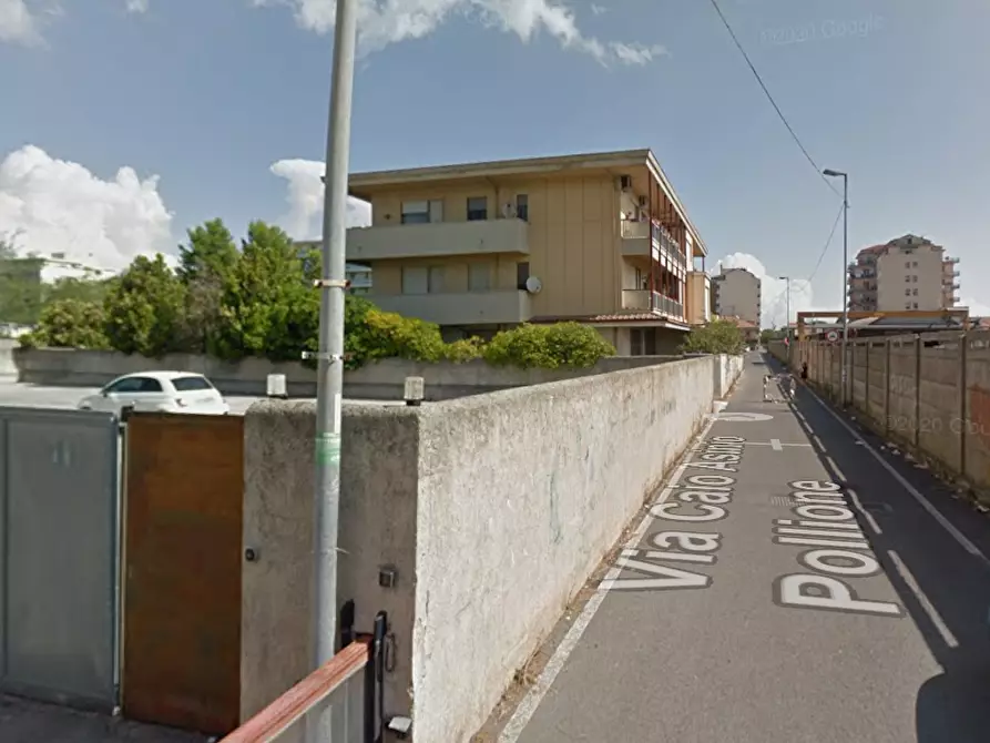 Immagine 1 di Garage in vendita  in via pollione 52 a Pescara