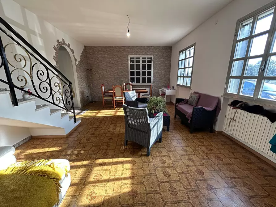 Immagine 2 di Casa indipendente in vendita  a Pescara