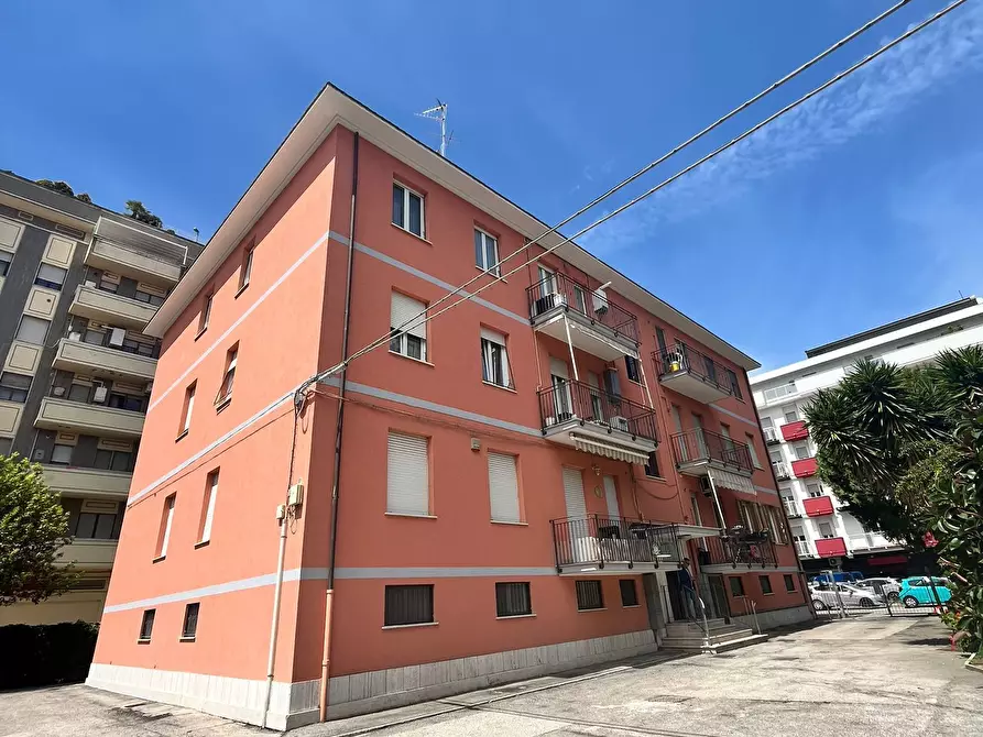 Immagine 2 di Pentalocale in vendita  a Pescara