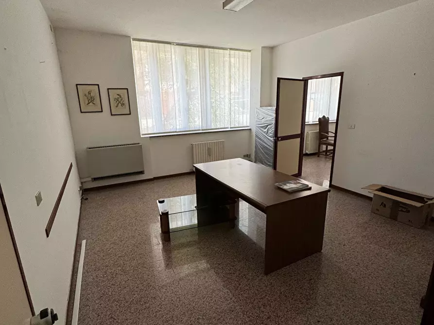 Immagine 13 di Ufficio in affitto  a Pescara