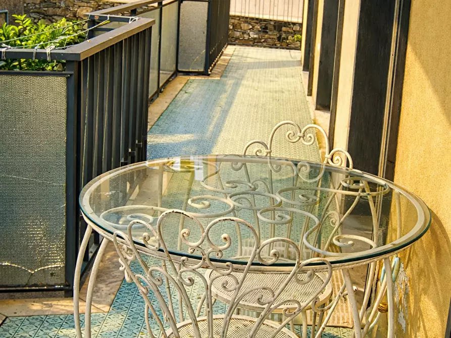 Immagine 11 di Trilocale in vendita  a Rapallo