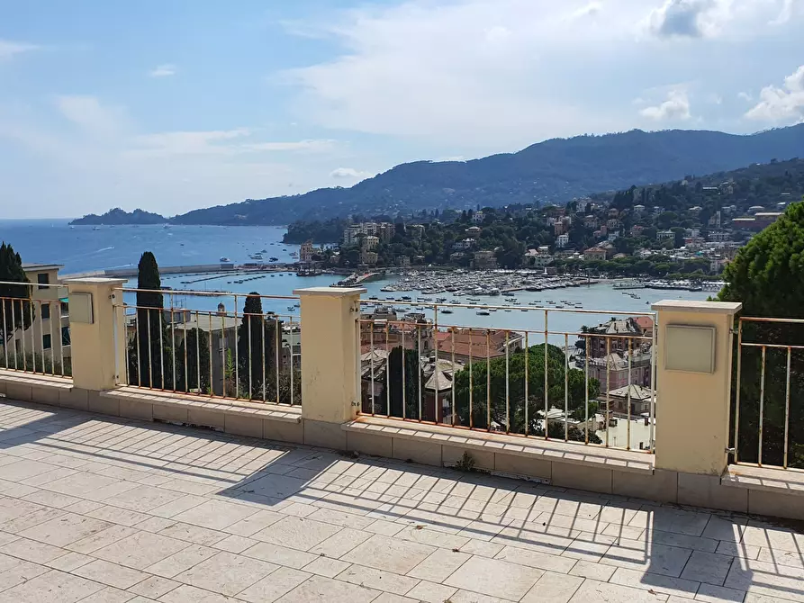 Immagine 2 di Attico in vendita  a Rapallo