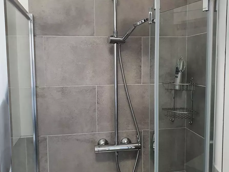 Immagine 18 di Trilocale in vendita  a Rapallo