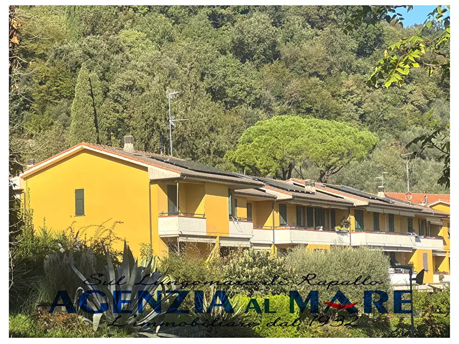 Immagine 1 di Quadrilocale in vendita  a Rapallo