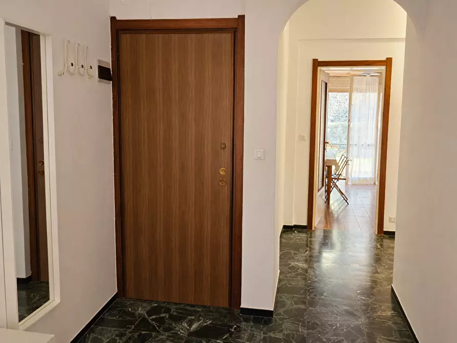 Immagine 19 di Trilocale in affitto  a Rapallo