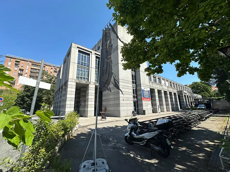 Immagine 24 di Ufficio in affitto  in Via Monte Giberto 133 a Roma