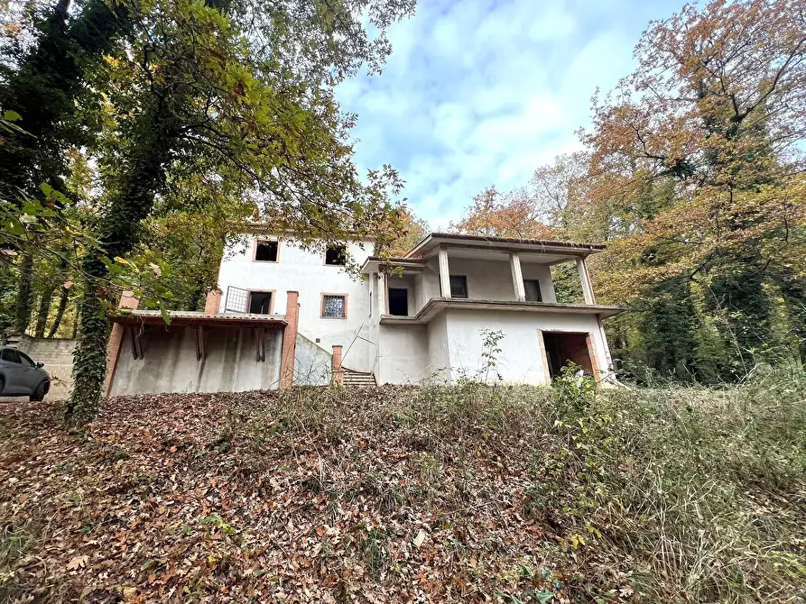 Immagine 1 di Villa in vendita  a Nazzano